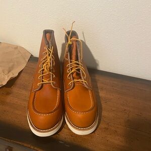 Red Wing 875. New.